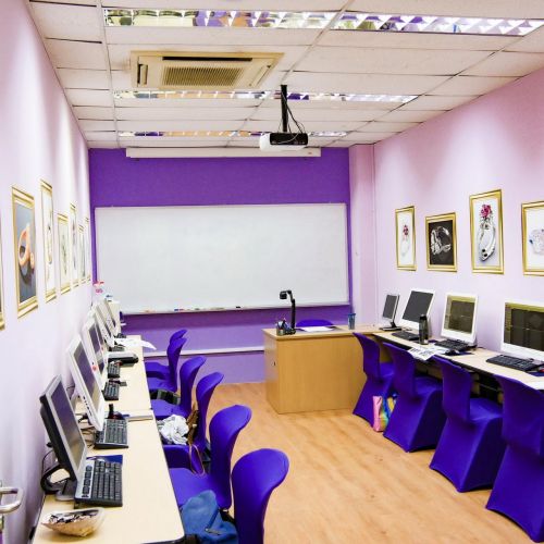 The Amethyst room is for Digital Jewellery Design; with the latest workstations and jewellery software tools